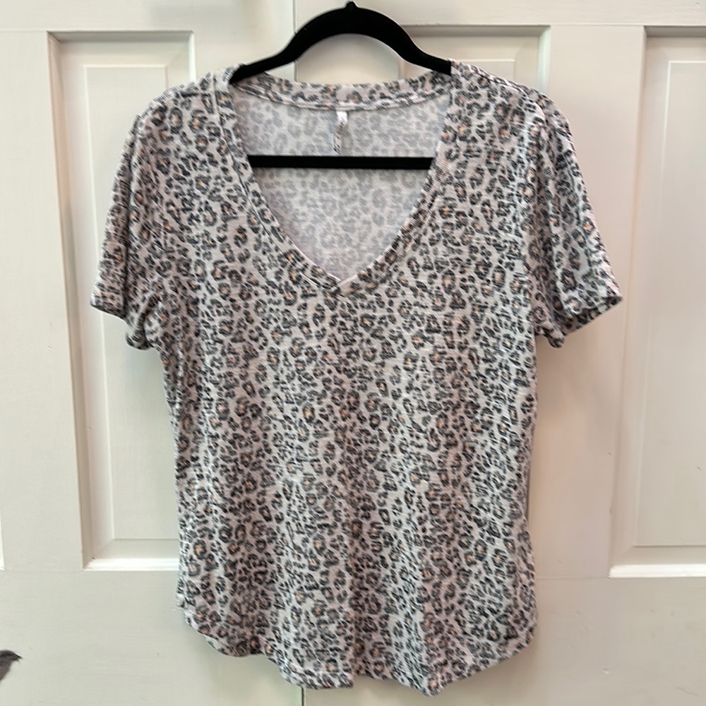 Z Supply V neck shirt